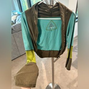 Prana women’s medium teal and green hemp & organic cotton shrug